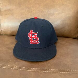 St. Louis Cardinal’s
7 1/4
Fitted hat